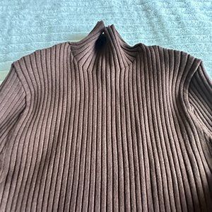 ZARA Women /Brown  turtleneck sweater - worn once - tight fitter -M